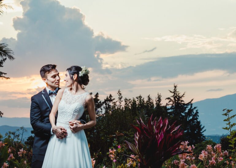 Fotógrafos de bodas en Villa de Leyva novios - Monett Weddings