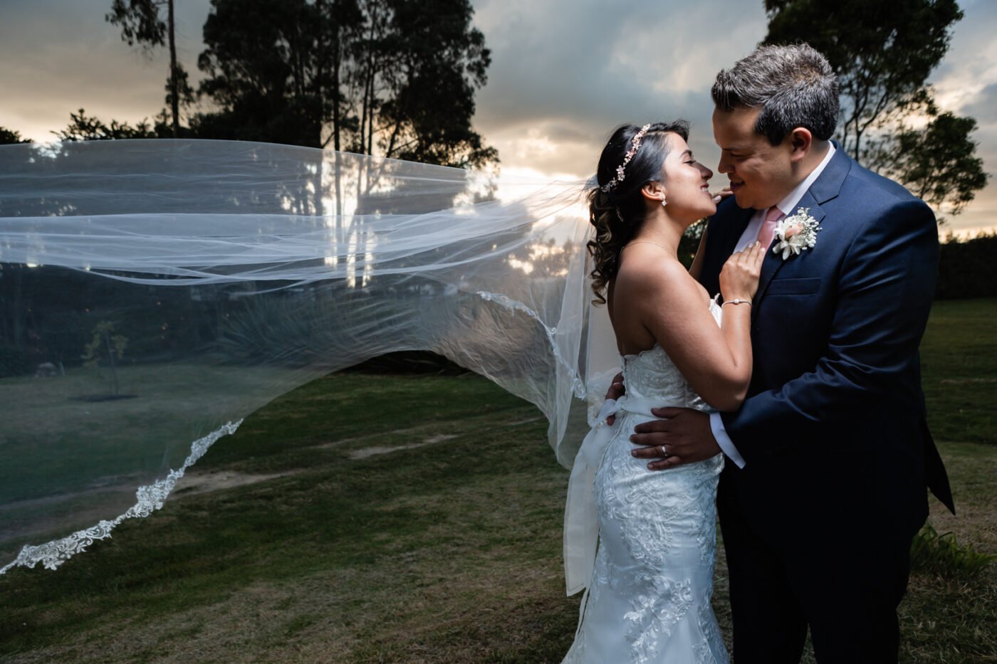 Sesión Monett Weddings beso